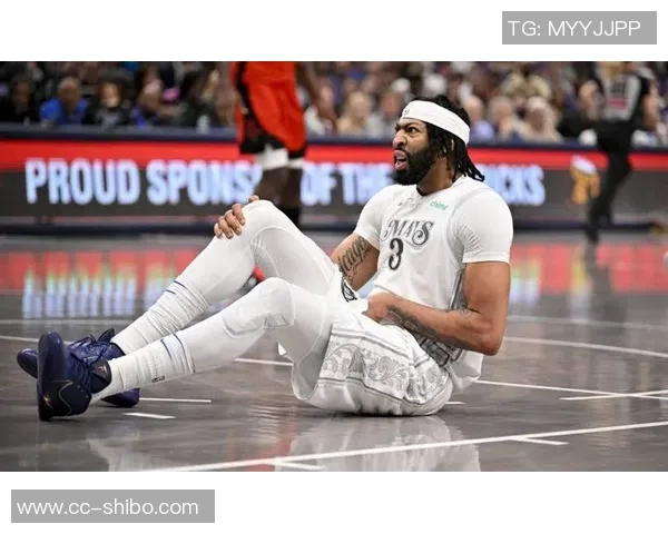 浓眉首节表现惊艳砍下12分3板2帽带领球队取得良好开局